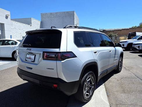 New 2026 Jeep Cherokee Laredo AWD/4WD image 5