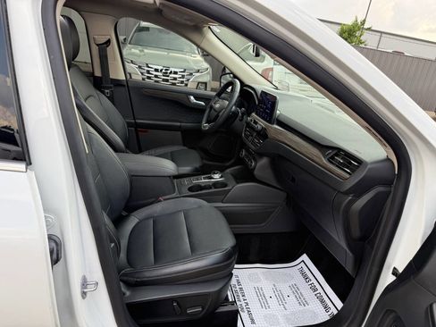 Used 2020 Ford Escape Titanium AWD/4WD image 10