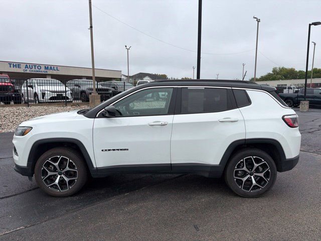 Used 2025 Jeep Compass Limited AWD/4WD image 7