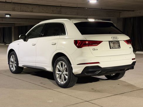 Used 2022 Audi Q3 2.0T Premium w/ Convenience Package image 3