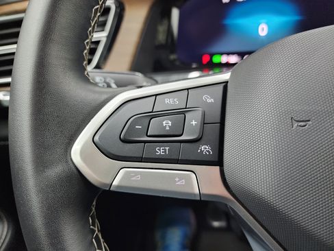 Used 2025 Volkswagen Atlas SE AWD/4WD image 19