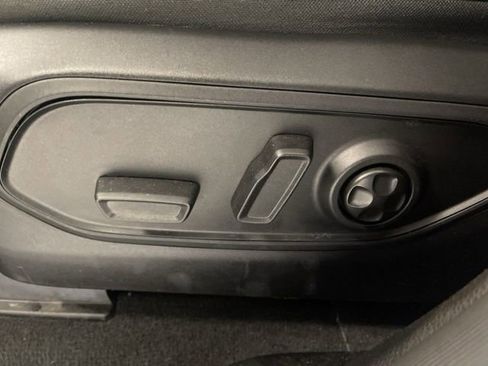 Used 2023 Jeep Grand Cherokee Limited image 18