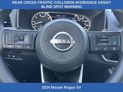 Used 2024 Nissan Rogue SV image 9