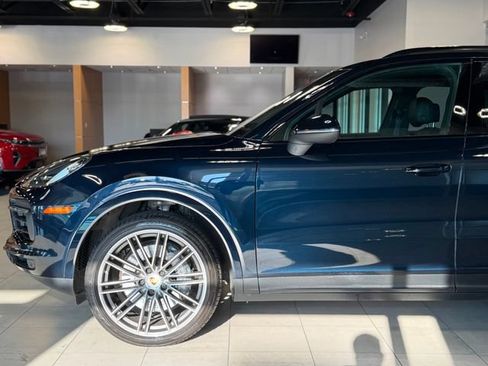 Used 2019 Porsche Cayenne S AWD/4WD image 7