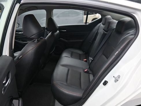 Used 2025 Nissan Altima 2.5 SR image 13