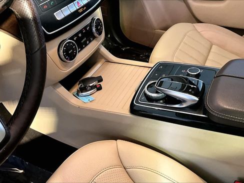 Used 2018 Mercedes-Benz GLE 350 4MATIC image 17