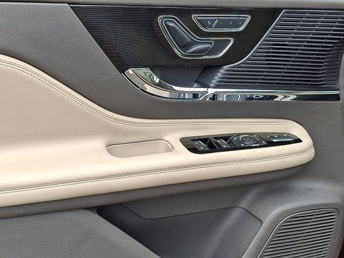 Used 2022 Lincoln Corsair AWD w/ Equipment Group 101A image 12