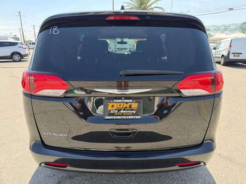 Used 2020 Chrysler Voyager LX FWD image 7