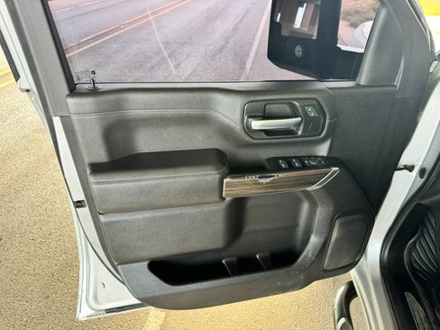 Used 2023 Chevrolet Silverado 3500 LT AWD/4WD image 11