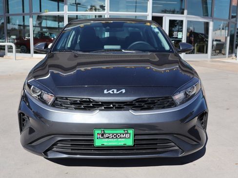 Used 2024 Kia Forte LXS w/ LXS Technology Package image 3