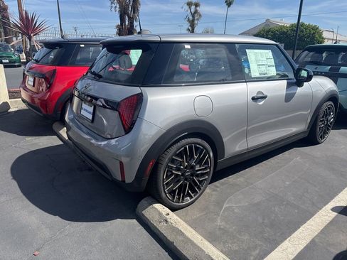New 2026 MINI Cooper 2-Door Hardtop image 9