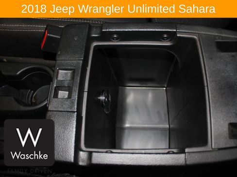 Used 2018 Jeep Wrangler Unlimited Sahara image 29