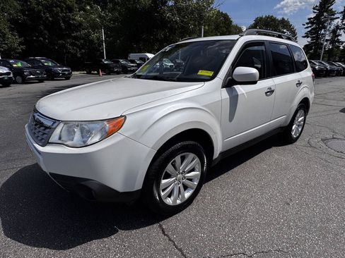 Used 2011 Subaru Forester 2.5X Limited AWD/4WD image 3