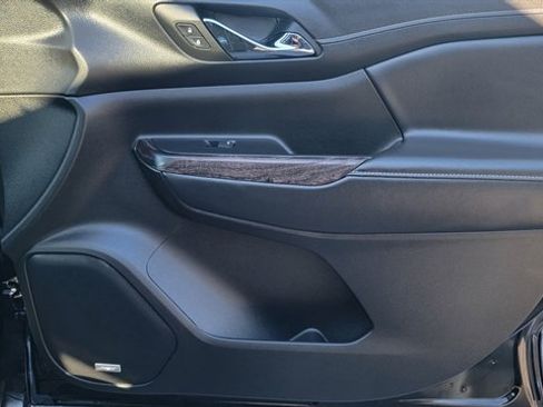 Used 2023 GMC Acadia Denali w/ Denali Ultimate Package image 41