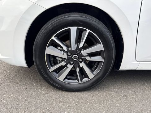 Used 2022 Nissan Versa SV FWD image 26