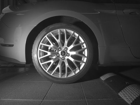 Used 2018 Ford Mustang GT RWD image 3