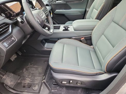 New 2026 GMC Acadia AT4 w/ Super Cruise Package image 8