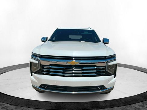 New 2025 Chevrolet Suburban Premier image 9