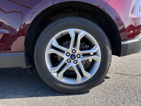 Used 2018 Ford Edge Titanium w/ Equipment Group 301A AWD/4WD image 46