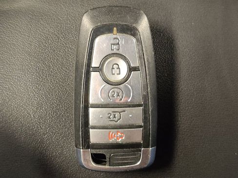 Used 2022 Ford Explorer XLT w/ Equipment Group 202A RWD image 32