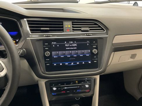 Used 2023 Volkswagen Tiguan SE image 15
