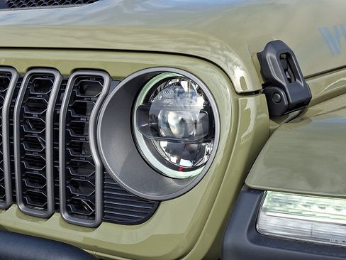 New 2026 Jeep Gladiator Sport image 9