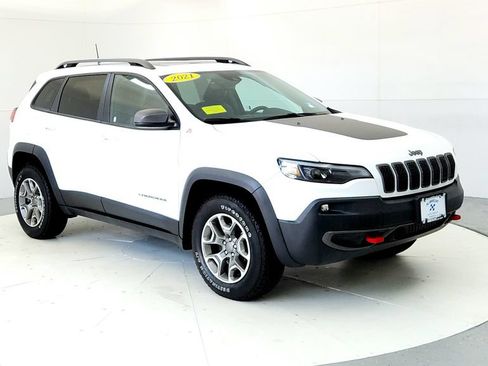 Used 2021 Jeep Cherokee Trailhawk w/ Sun, Sound & Nav Group AWD/4WD image 7