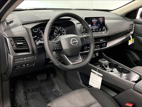 New 2026 Nissan Rogue SV image 7