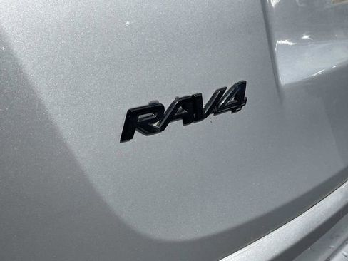 Used 2018 Toyota RAV4 Adventure image 12