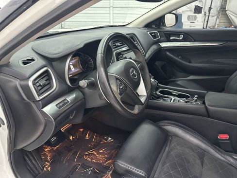 Used 2017 Nissan Maxima SR w/ Midnight Edition image 9