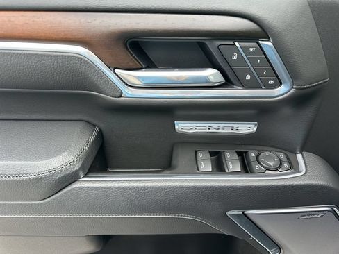 Certified 2025 GMC Sierra 1500 Denali AWD/4WD image 24