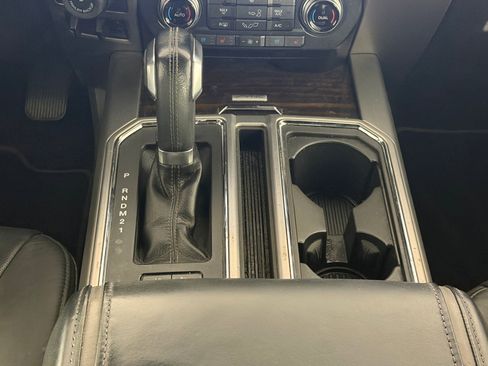 Used 2016 Ford F150 Platinum w/ Equipment Group 701A Luxury image 18