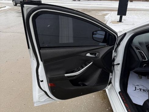 Used 2016 Ford Focus ST w/ Equipment Group 401A image 29