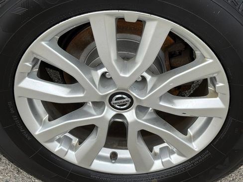 Used 2020 Nissan Rogue SV AWD/4WD image 43