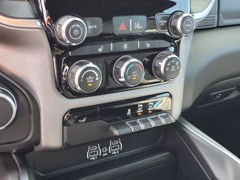 Used 2025 RAM 1500 Big Horn AWD/4WD image 17
