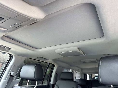 Used 2019 Chevrolet Suburban Premier RWD image 35