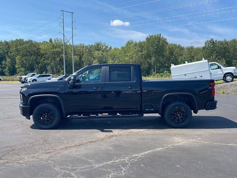 Used 2022 Chevrolet Silverado 3500 LTZ w/ LTZ Plus Package AWD/4WD image 2