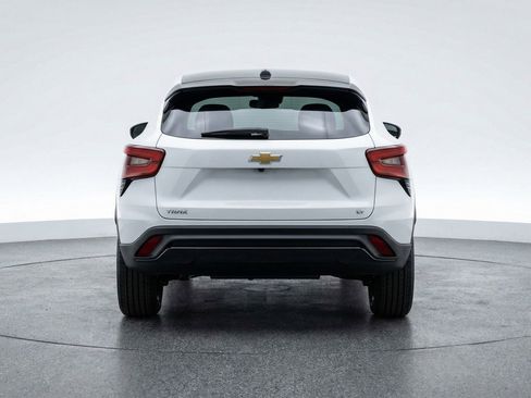 Used 2025 Chevrolet Trax LT w/ LT Convenience Package FWD image 7