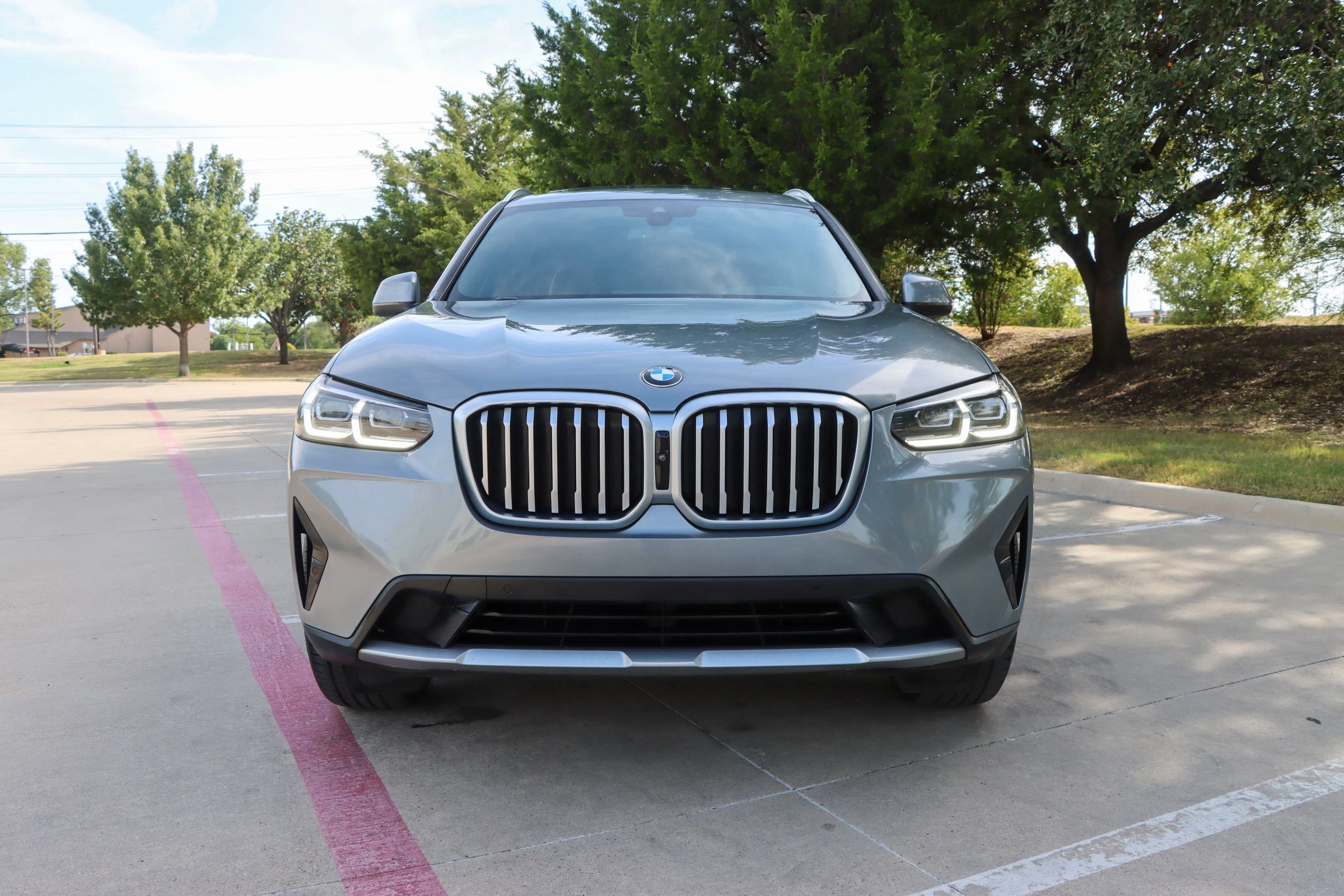 Used 2023 BMW X3 xDrive30i w/ Premium Package AWD/4WD image 2
