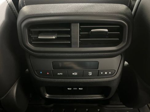 Certified 2025 Honda Pilot EX-L image 9