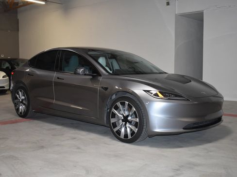 Used 2025 Tesla Model 3 RWD image 3