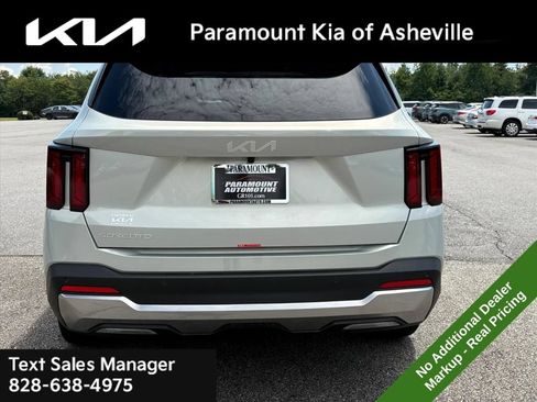 New 2026 Kia Sorento S w/ S Panoramic Sunroof Package FWD image 5