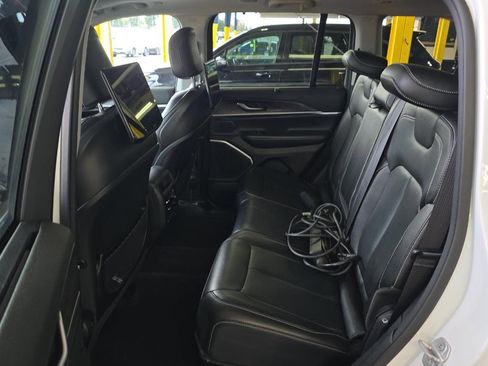 Used 2023 Jeep Grand Cherokee 4WD 4xe w/ Luxury Tech Group II image 10