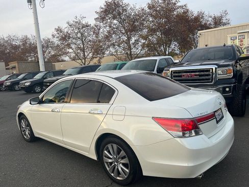 Used 2011 Honda Accord EX-L image 5