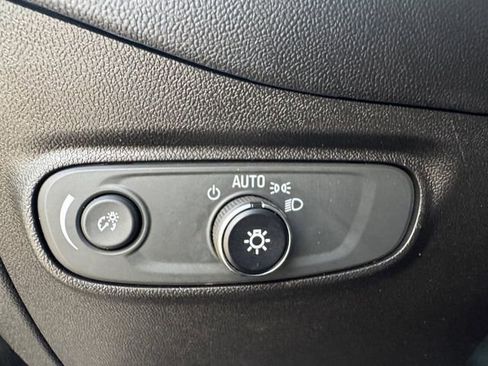 Used 2019 Chevrolet Equinox LS image 6