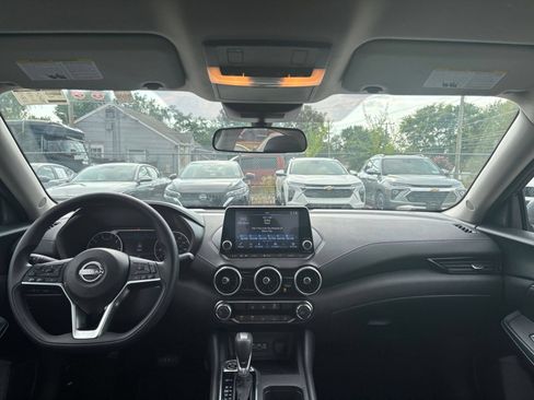 Used 2025 Nissan Sentra SV FWD image 32
