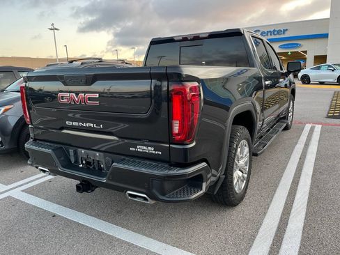 Used 2020 GMC Sierra 1500 Denali w/ Technology Package AWD/4WD image 3