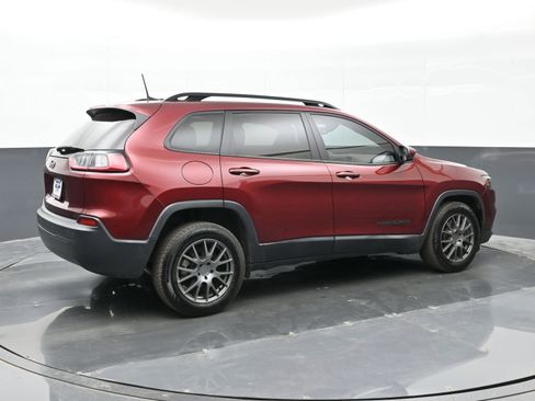 Used 2020 Jeep Cherokee Latitude Plus FWD image 4