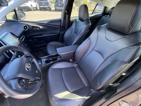 Certified 2022 Toyota Prius Prime XLE FWD image 11