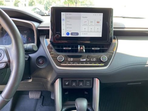 Used 2024 Toyota Corolla Cross XLE AWD/4WD image 28